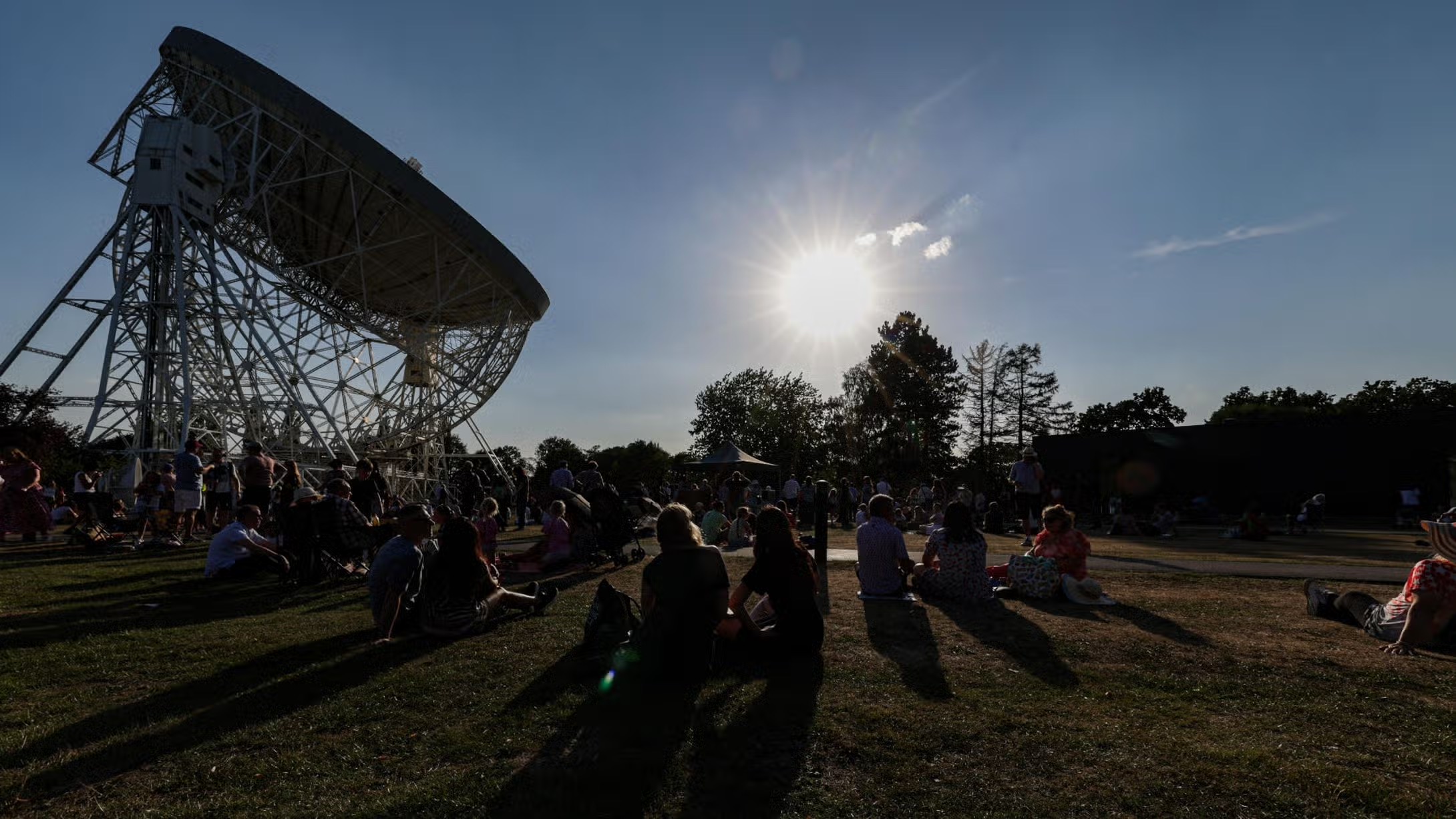 kenny brown, jodrell bank. manchester evening news